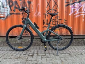 Günstiges E-Citybike unter 16 kg: Engwe Mapfour N1 Air im Test