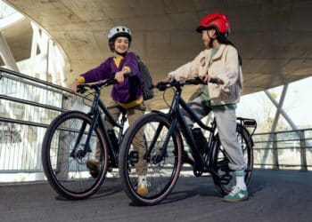 Woom Explore E: E-Bike-Premiere für junge Fahrer – eBikeNews.